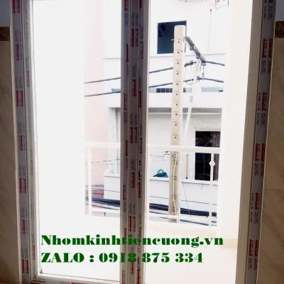 Cửa nhôm kính sơn tĩnh điện