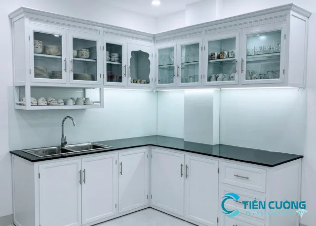 Tủ Bếp Nhôm Kính Sơn Tĩnh Điện