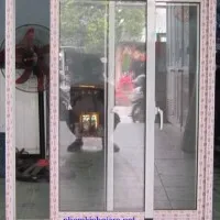 Mẫu cửa đị 4 cánh nhôm kính