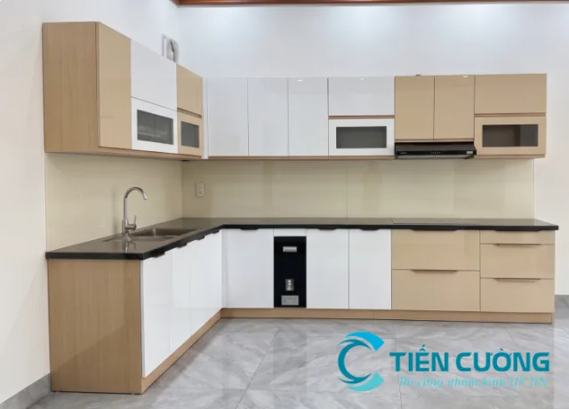 Làm tủ bếp nhôm kính