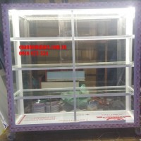 Tủ kính bán hàng