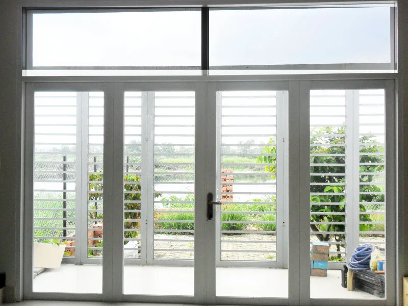 Mẫu cửa nhôm kính đẹp màu đen sang trọng được ưa chuộng