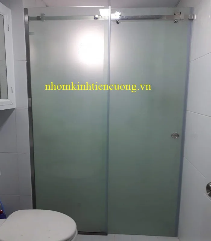 Phòng tắm kính cửa lùa