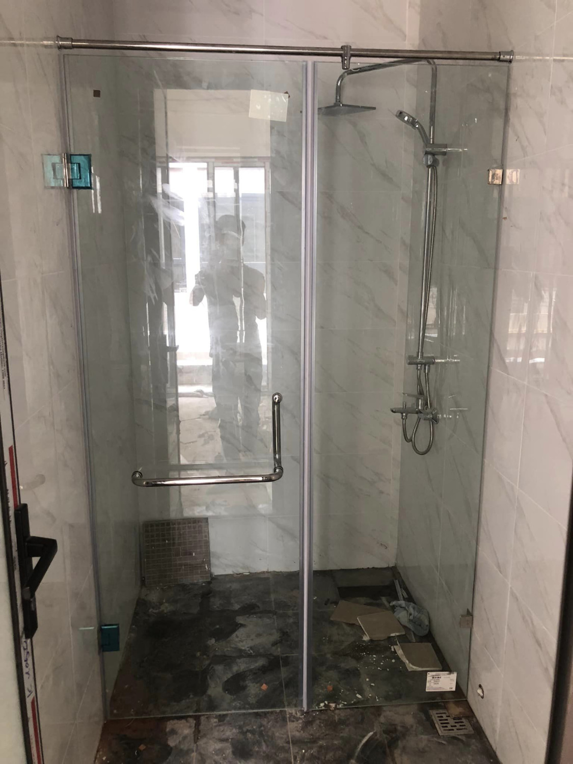 vách kính phòng tắm đẹp sang trọng