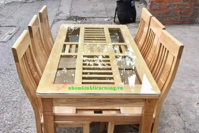 Kính bàn ăn bo cạnh chống va chạm