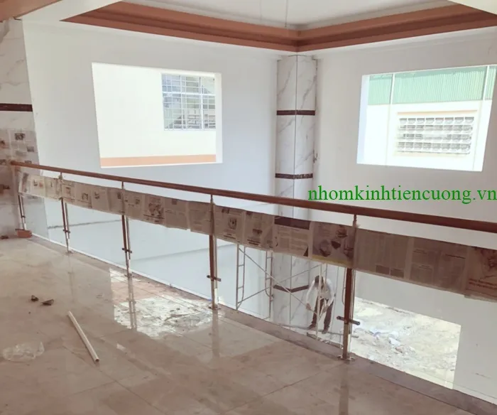 Lan Can Kính Cường Lực Ban Công – Thi Công Giá Rẻ TPHCM hiện nay - hình ảnh thực tế Lan Can Kính Cường Lực 1