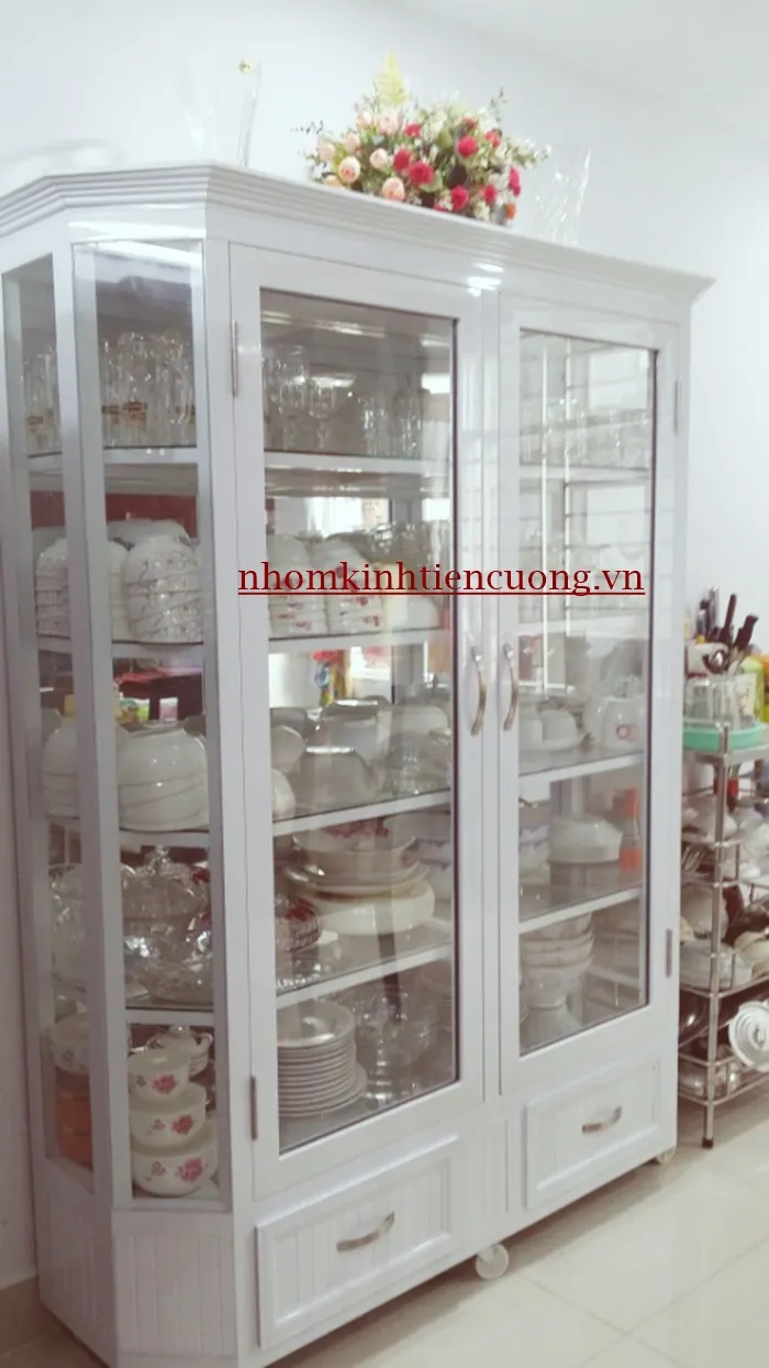 Mẫu Tủ Chén Bát Nhôm Kính Đẹp – Bền, Hiện Đại, Giá Xưởng TP.HCM - hình ảnh thực tế Mẫu tủ chén bát nhôm kính đẹp 2