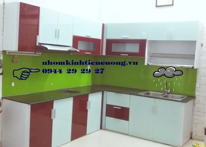 Sửa tủ bếp nhôm kính
