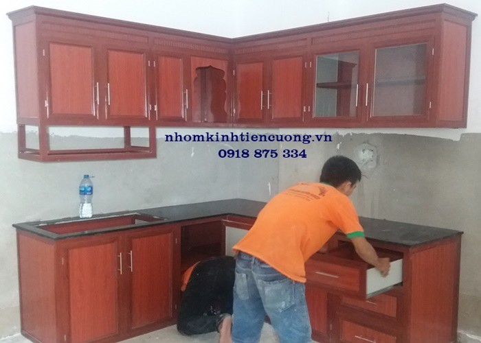 Sửa tủ bếp nhôm kính 3