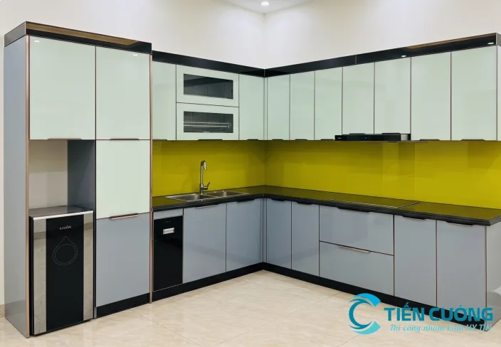 Tủ bếp nhôm kính cánh kính