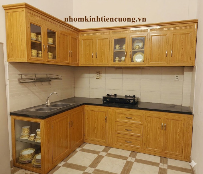 Tủ bếp nhôm kính vân gỗ bền đẹp