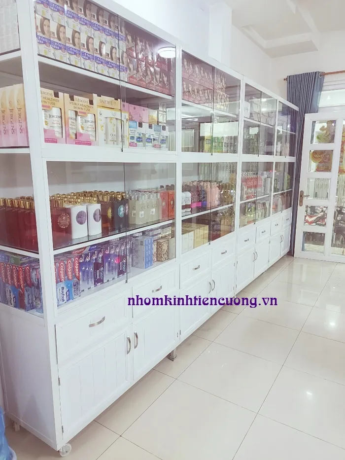 Tủ mỹ phẩm 3