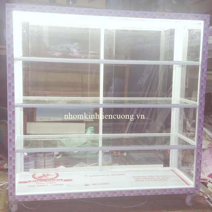 Mẫu Tủ Kính Trưng Bày - Kiểu Dáng Sang Trọng Không Nên Bỏ Qua - hình ảnh thực tế Tủ kính trưng bày 3