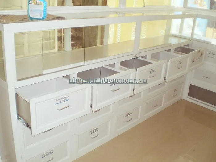 Tủ nhôm kính 3