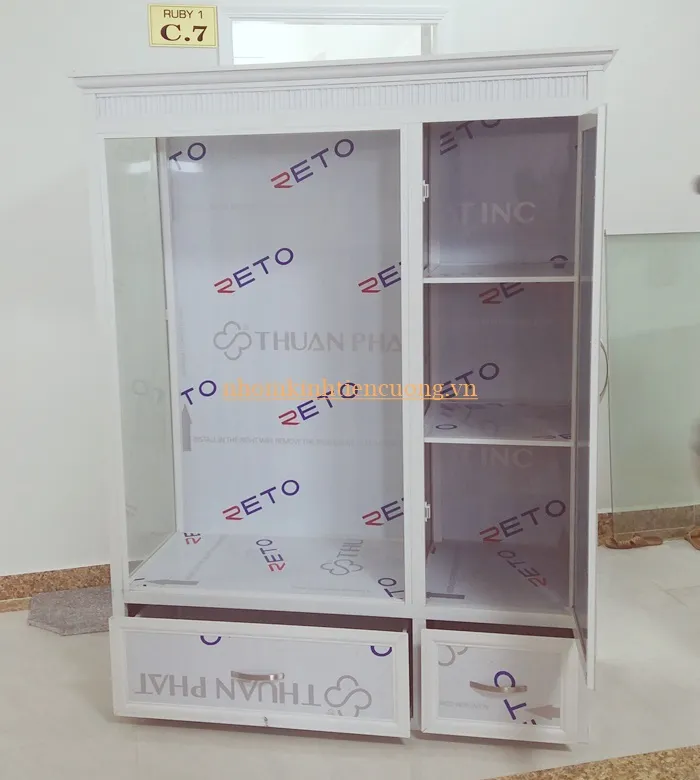 Tủ nhôm kính 2 cánh tiết kiệm diện tích cho phòng nhỏ
