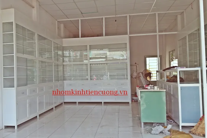 Tủ Thuốc Tây Nhôm Kính Đẹp, Đạt Chuẩn GPP - Giá Tận Xưởng 2026 - hình ảnh thực tế Tủ thuốc tây 6