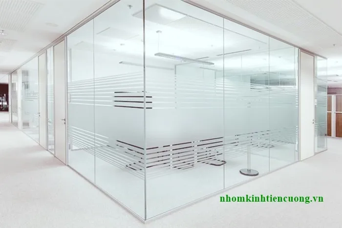 Cửa Kính Cường Lực TP.HCM – Báo Giá Mới, Mẫu Đẹp, Thi Công Uy Tín - hình ảnh thực tế Cửa kính cường lực 15