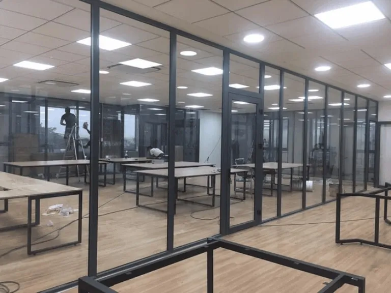 Vách Kính Khung Nhôm Đẹp, Bền, Giá Tốt TPHCM hiện nay - hình ảnh thực tế Thi công vách nhôm kính giá tốt