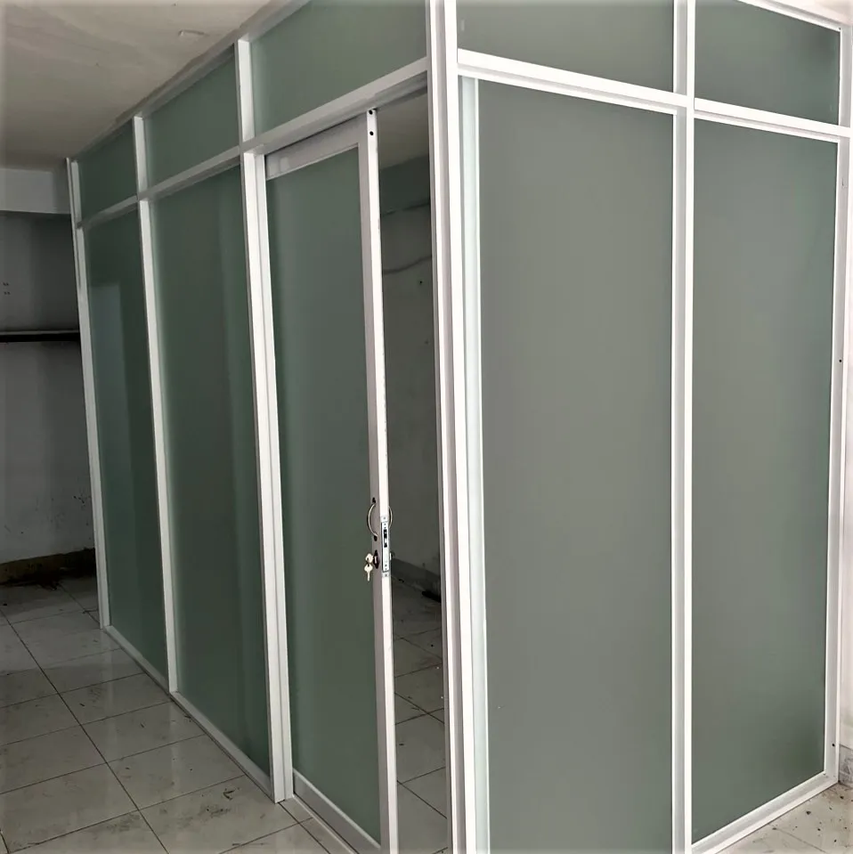 Vách Ngăn Nhôm Kính Cửa Lùa - Giải Pháp Cho Không Gian Chật Hẹp - hình ảnh thực tế Vách ngăn nhôm kính cửa lùa 4