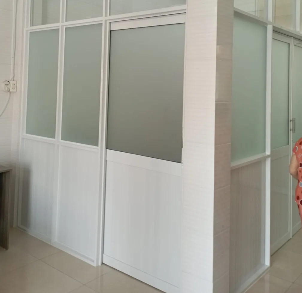 Vách Ngăn Nhôm Kính Cửa Lùa - Giải Pháp Cho Không Gian Chật Hẹp - hình ảnh thực tế Vách ngăn nhôm kính cửa lùa 5