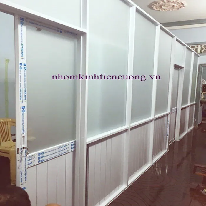 Báo Giá Vách Ngăn Nhôm Kính Mới 2026 Cho Phòng Ngủ - Phòng Khách - hình ảnh thực tế Vách ngăn nhôm kính 10