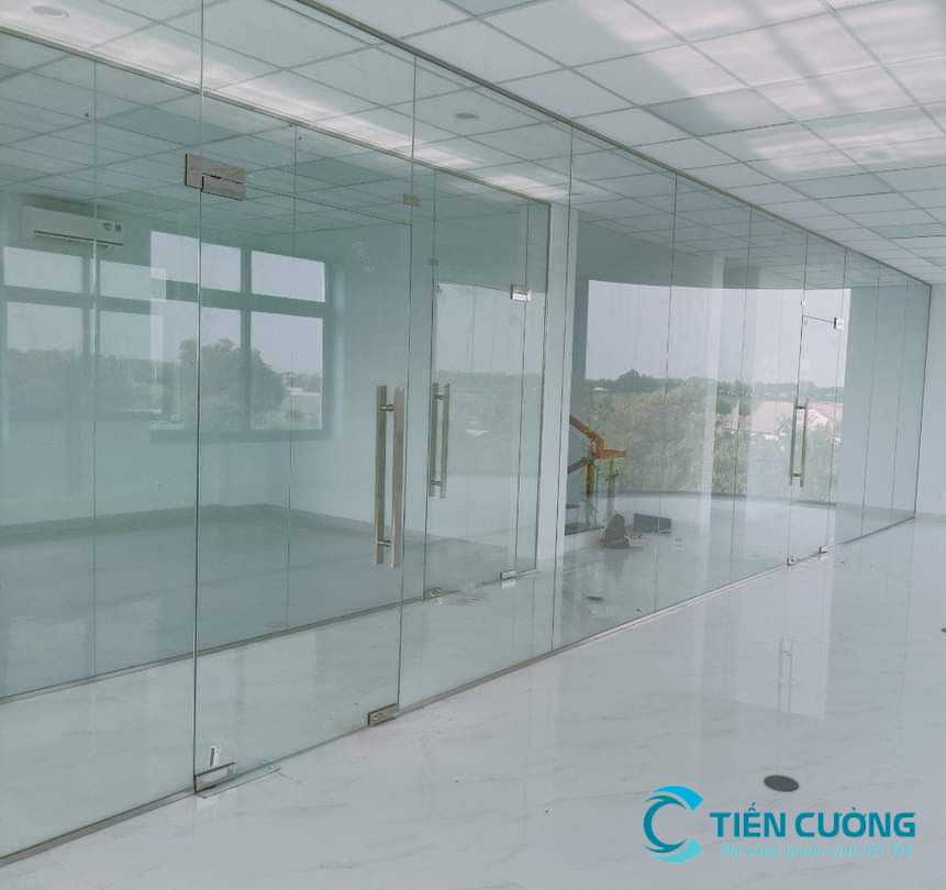 Cửa kính bản lề sàn cao cấp