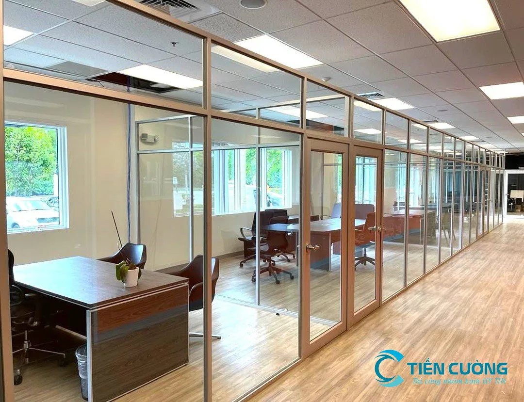 Cửa Kính Cường Lực Khung Nhôm TP.HCM – Bền, Kín, Giá Tốt hiện nay - hình ảnh thực tế thi công cửa kính khung nhôm quận tân bình thực tế
