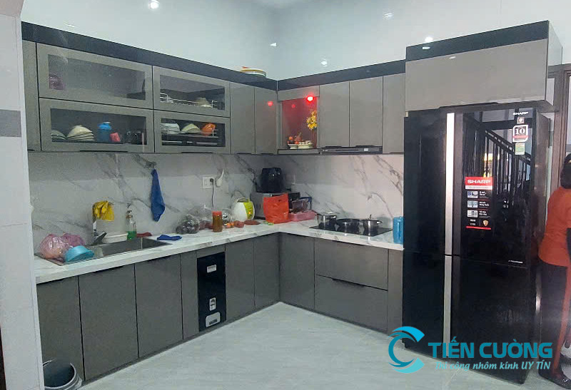 Xưởng sản xuất tủ bếp nhôm kính Tiến Cường