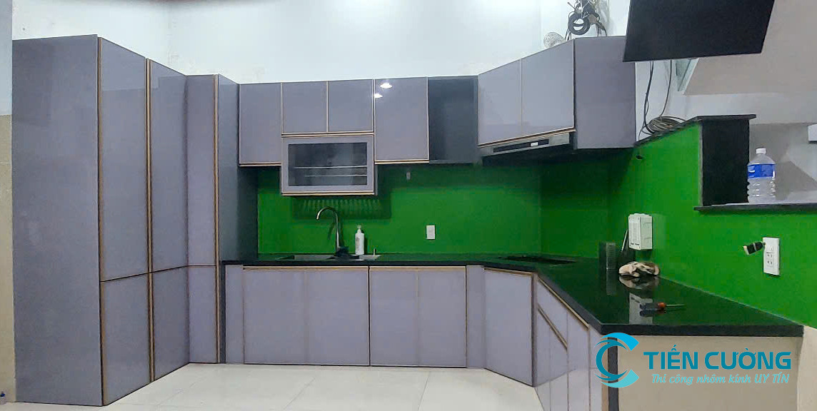 Mẫu tủ bếp nhôm kính đẹp giá rẻ