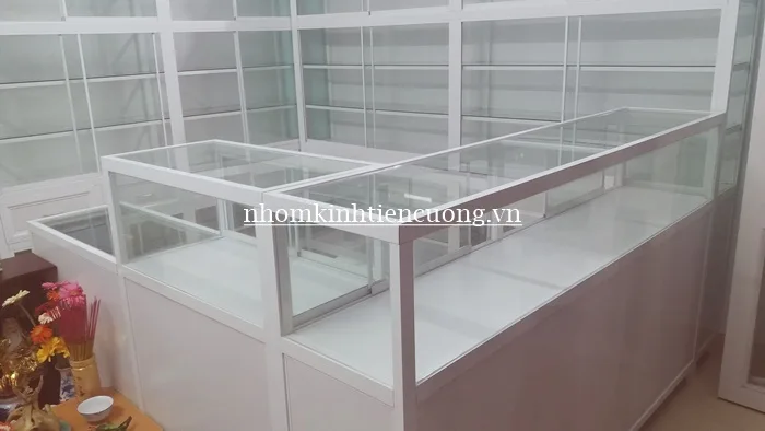 Quầy thuốc nhôm kính cao cấp bền đẹp