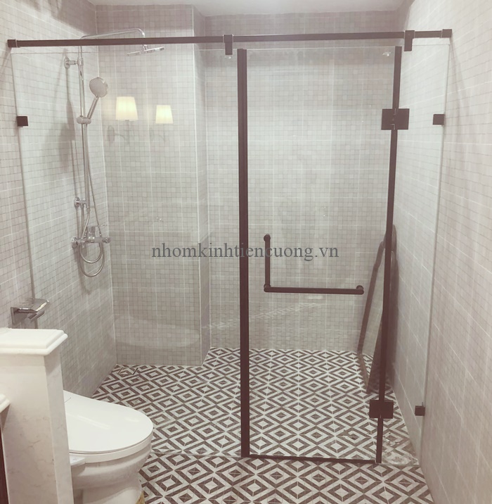 Cách lau kính phòng tắm không để lại vệt nước