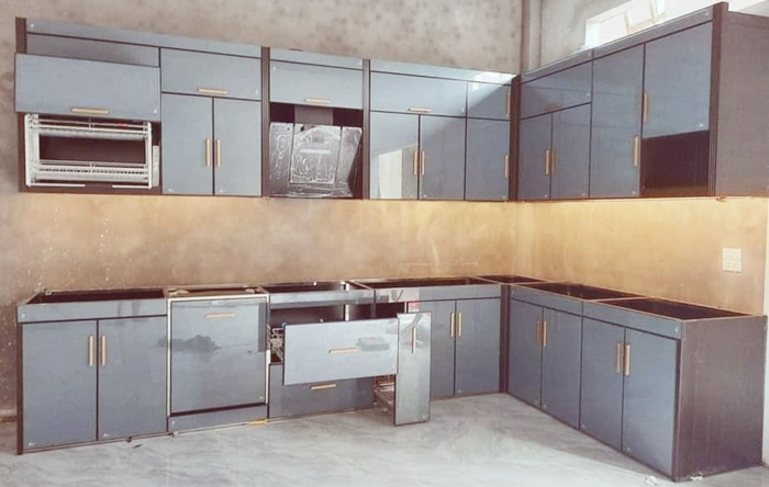 4 lý do hàng đầu giúp người dùng tin tưởng tủ bếp nhôm kính