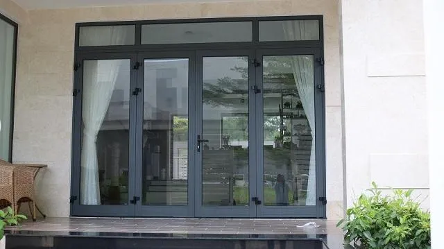 thi công cửa nhôm kính cường lực tại TP.HCM