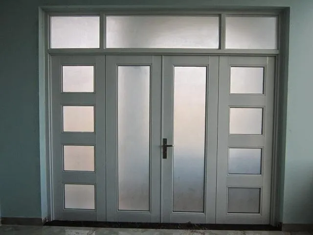 cửa nhôm kính nhà vệ sinh chống nước