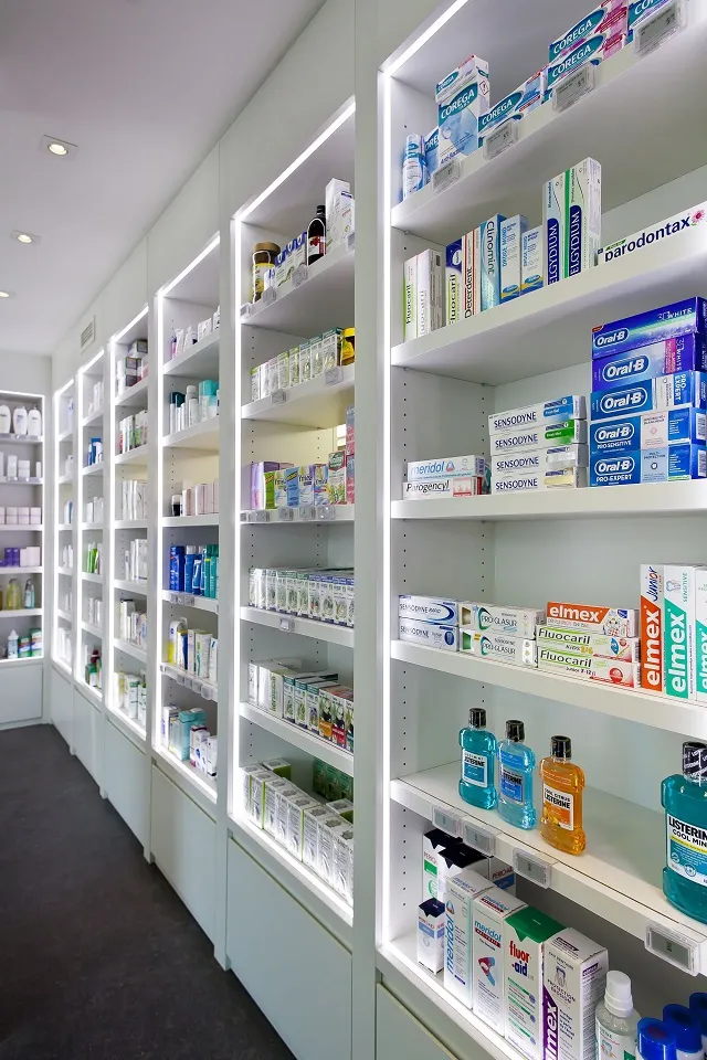 Mẫu tủ thuốc tây đẹp 2