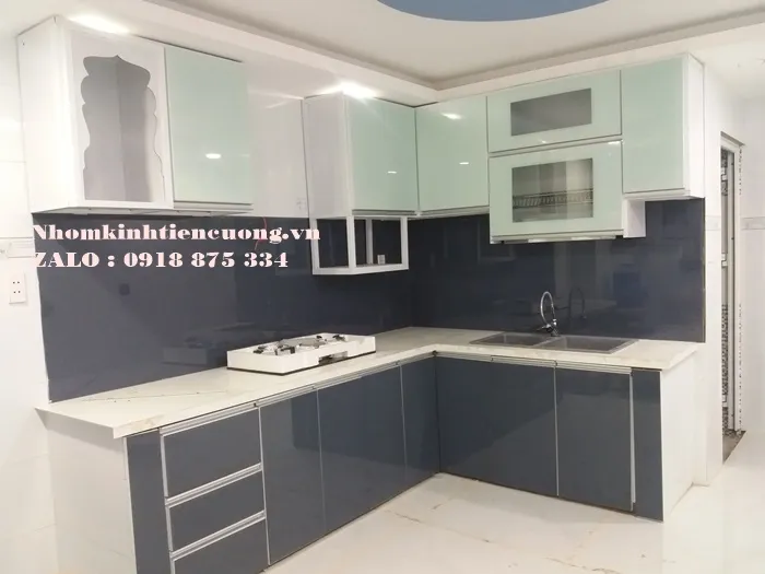 Tủ bếp nhôm kính cao cấp bền đẹp chống ẩm mốc