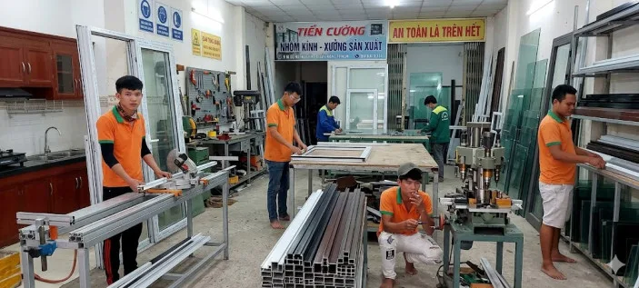 xưởng thi công cửa nhôm kính uy tín TP.HCM
