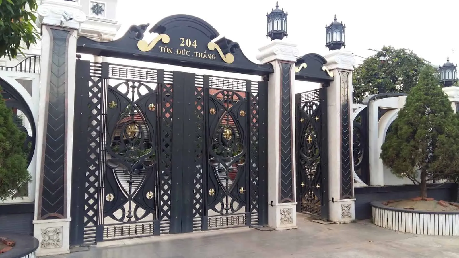 Cửa sắt mỹ thuật cao cấp