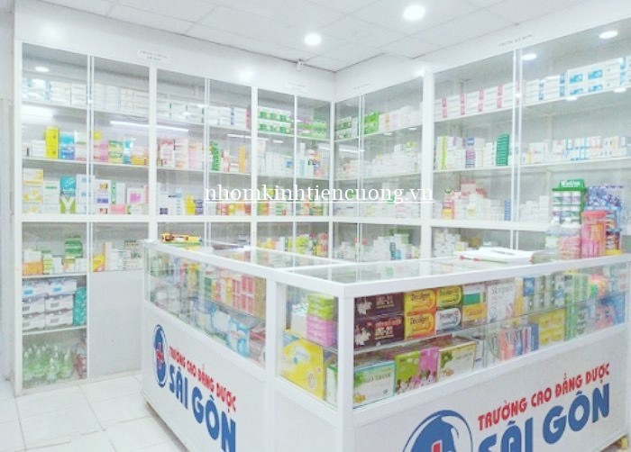 Chất liệu nhôm kính cho tủ thuốc tây