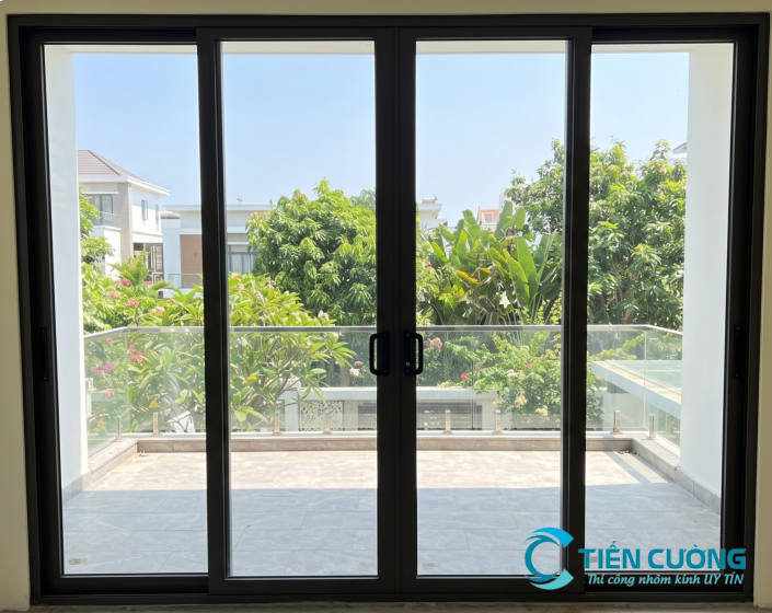 Mẫu cửa nhôm Xingfa đẹp cho nhà phố