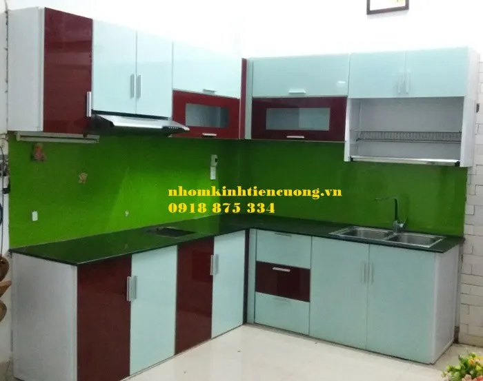 Mẫu Tủ Bếp Nhôm Kính Quận 7 Đẹp, Hiện Đại, Giá Tốt hiện nay - hình ảnh thực tế Mẫu tủ bếp nhôm kính Quận 7 thiết kế hiện đại