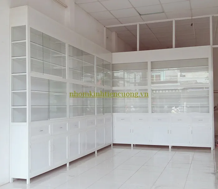 Mẫu tủ thuốc tây nhôm kính đẹp 1