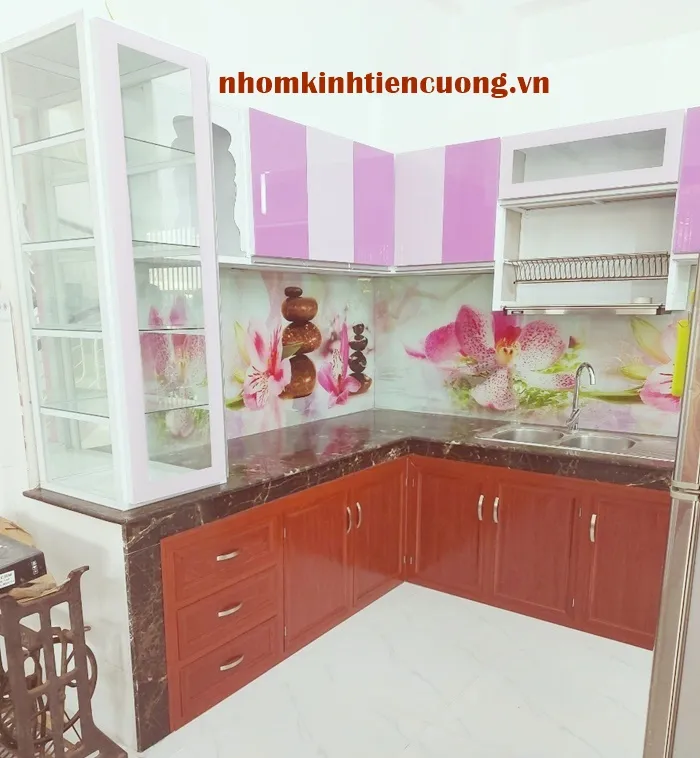 Tủ Bếp Nhôm Kính Cao Cấp Quận 12 Đẹp, Giá Xưởng hiện nay - hình ảnh thực tế Tủ bếp nhôm kính chống nước bền đẹp