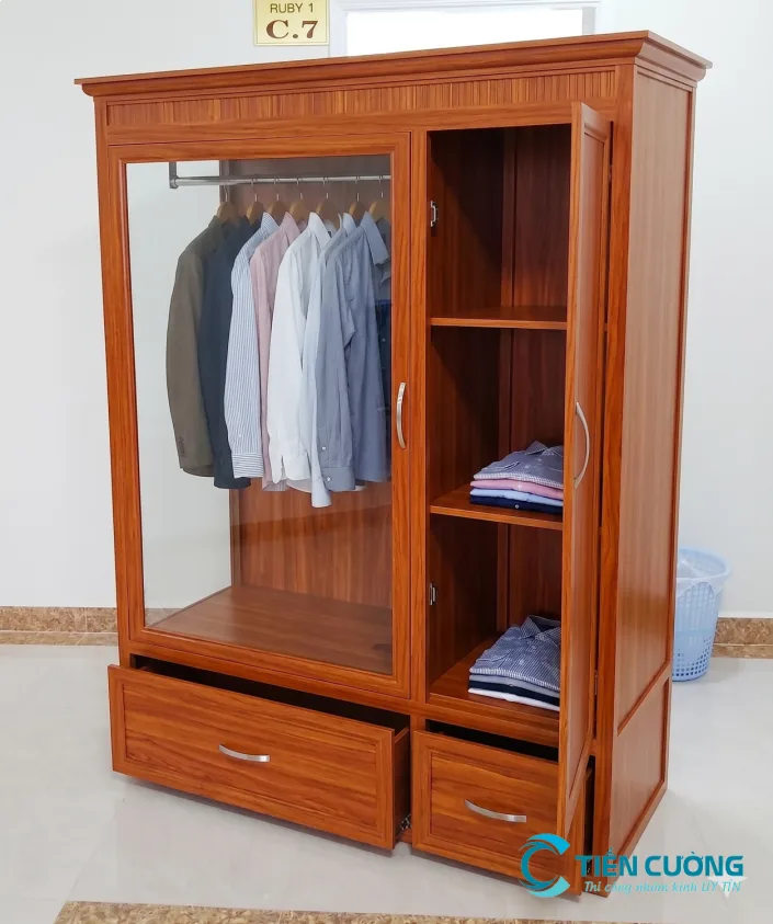 Phòng Ngủ Và Những Lưu Ý Khi Đặt Tủ Quần Áo Nhôm Kính Đẹp Chuẩn - hình ảnh thực tế tủ nhôm kính cửa lùa tiết kiệm diện tích