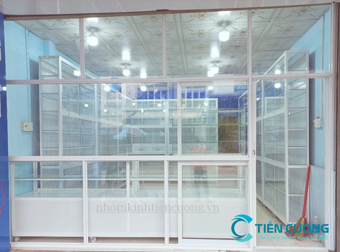 Tủ thuốc tây nhôm kính thiết kế hiện đại cho nhà thuốc