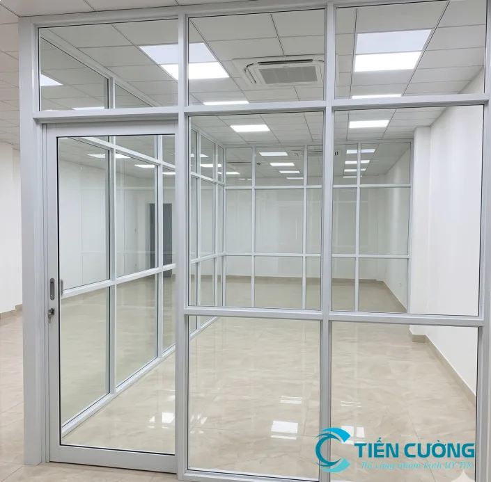 Vách ngăn nhôm kính tạo không gian mở